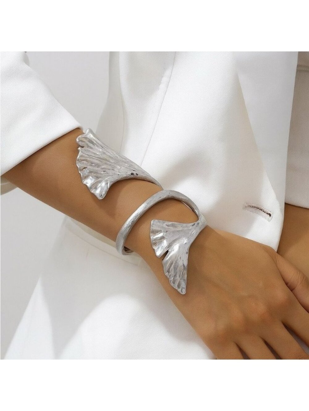 Leaf Cuff Bracelet Q388